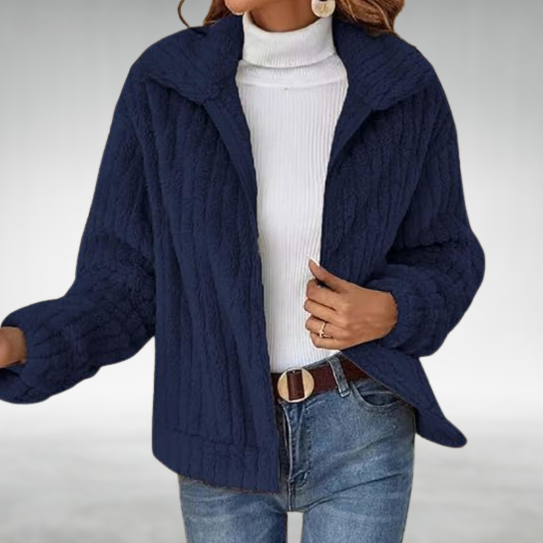FREYA | COZY JACKET WITH RELAXED FIT AND ELEGANT TUMMY COVERAGE