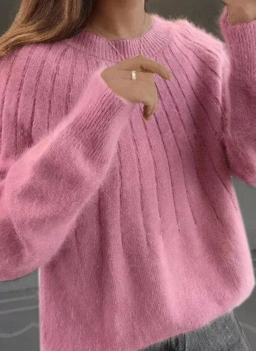 ALEXIA | ELEGANT RIBBED CREWNECK SWEATER WITH FLUFFY COLLAR