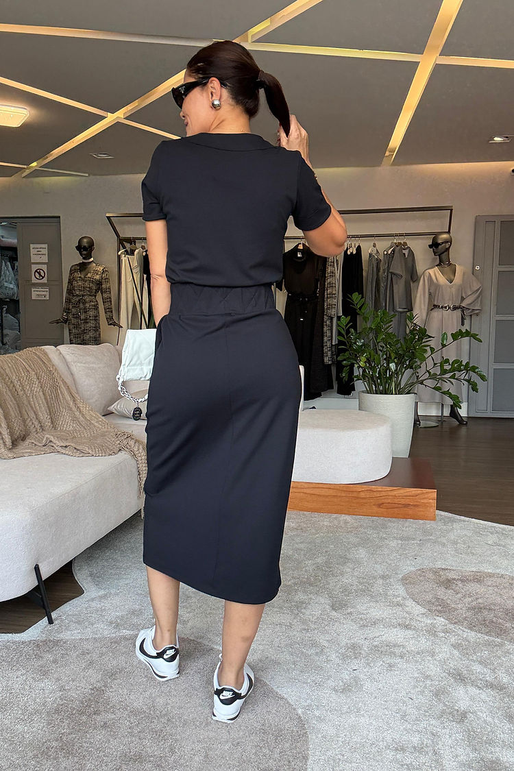 INDRA - ELEGANT RELAXED-FIT V-NECK TOP & FLOWY SKIRT SET