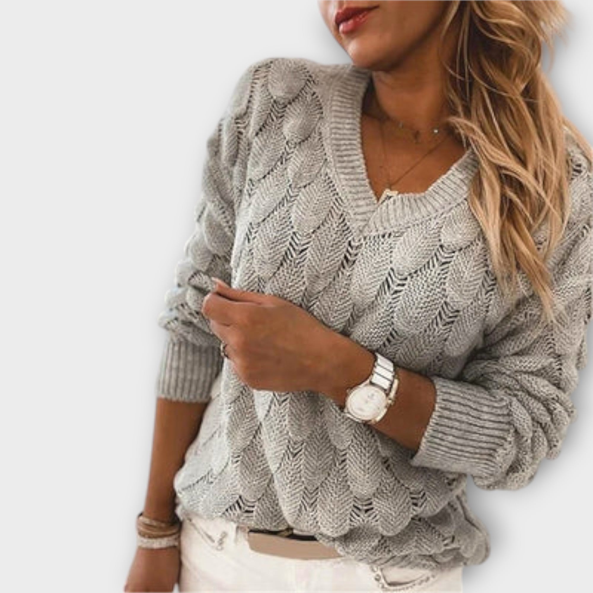 AINE | ELEGANT V-NECK SWEATER