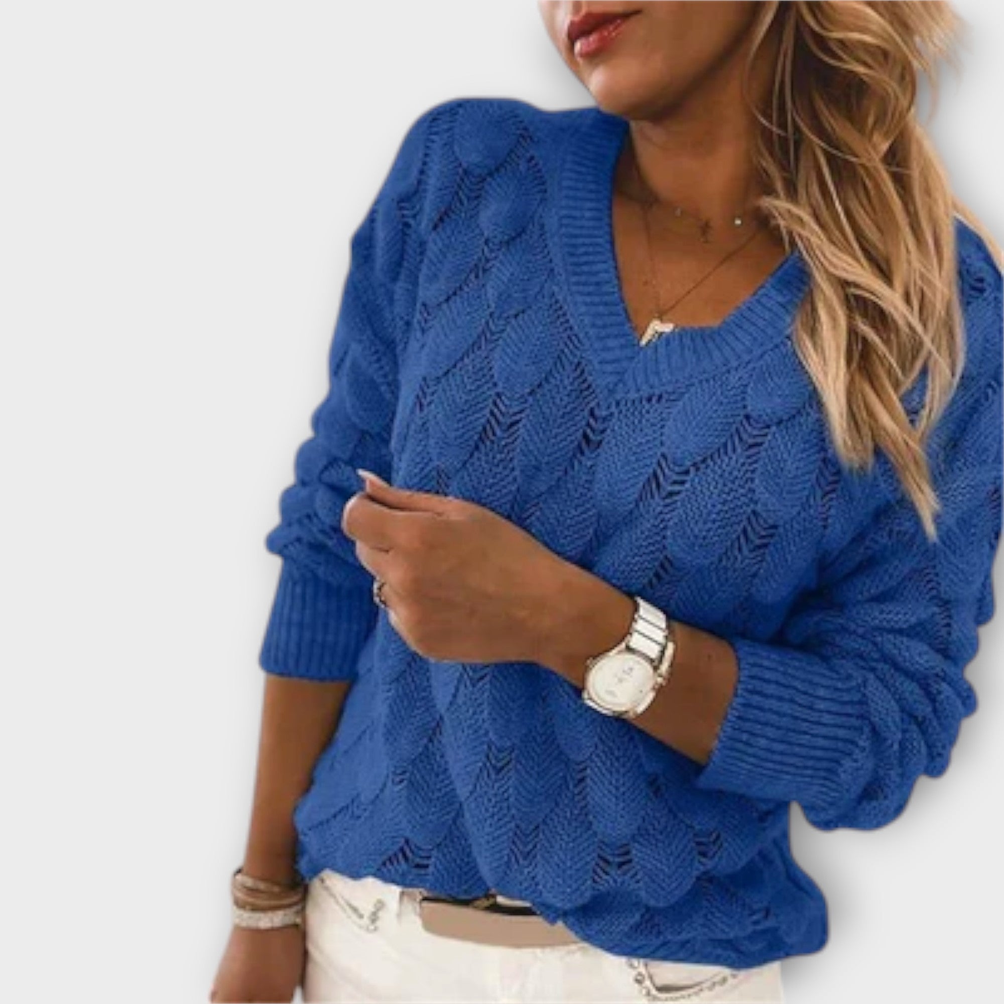AINE | ELEGANT V-NECK SWEATER